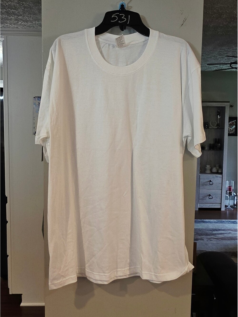 Uniqlo white crew neck T shirt size XXL